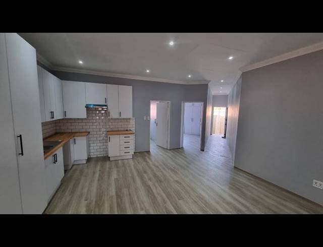 2 BEDROOM PROPERTY TO RENT IN SELECTION PARK